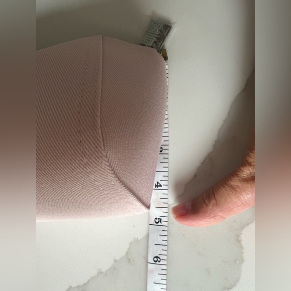 Givenchy 4G Logo Pink CLUTCH Cosmetic MAKEUP Bag POUCH New In Box - Picture 5 of 5